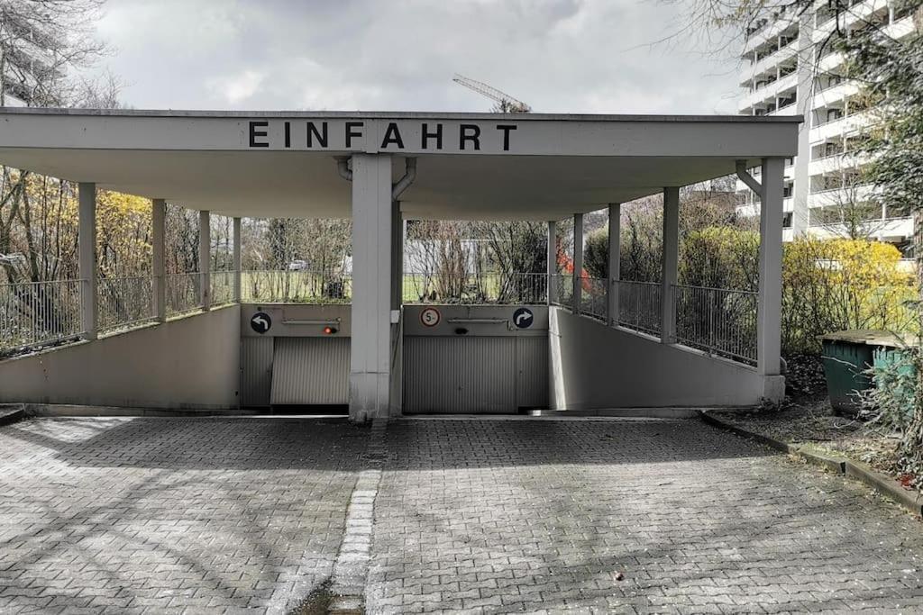 Apartment Mit Balkon Und Privatparkplatz Augsburg Exteriör bild
