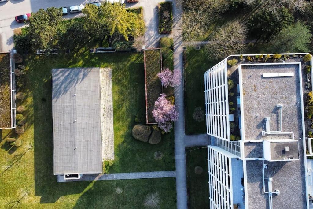 Apartment Mit Balkon Und Privatparkplatz Augsburg Exteriör bild